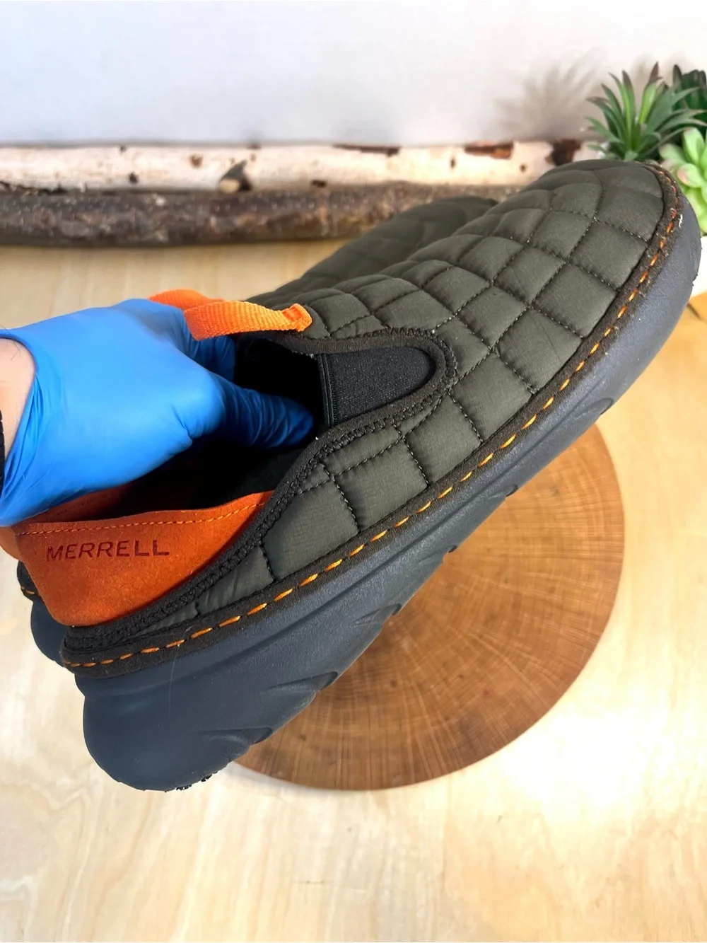Merrell Men's Hut Moc slippers in quilted Olive Nylon Size 10